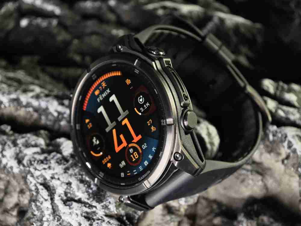 佳明Fenix 8 图赏:智能科技与户外运动的完美结合