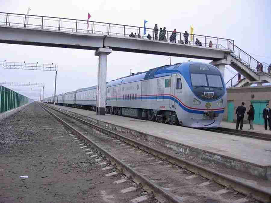 中国“首单”出口内燃机车批量返厂修理合同签约,稳定运行 20 年后重返国内