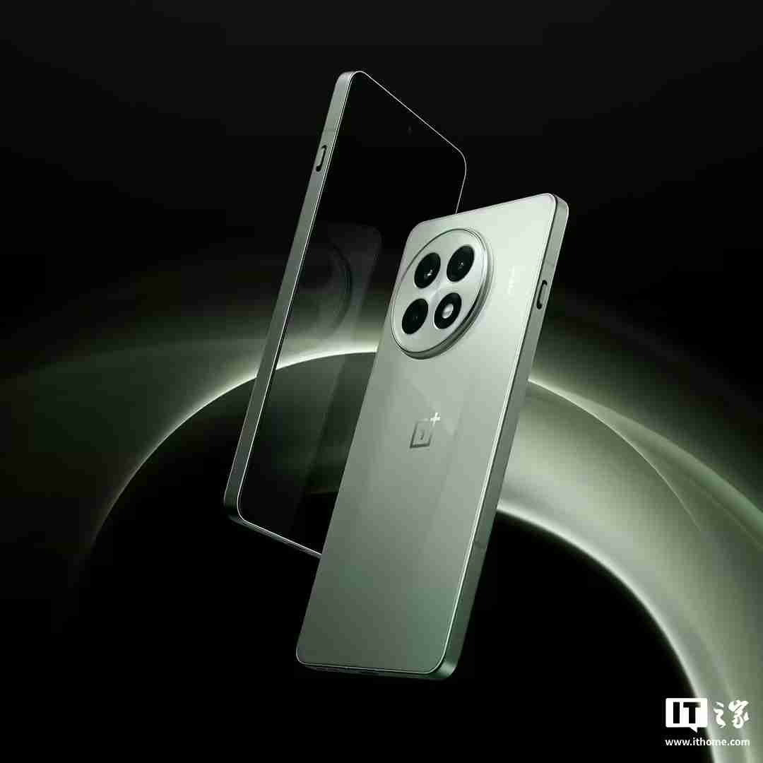 一加 Ace 5 手机真机实拍图公布：直屏、垂直金属中框设计