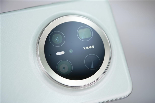 史上最强Mate!华为Mate 70 Pro+飞天青图赏