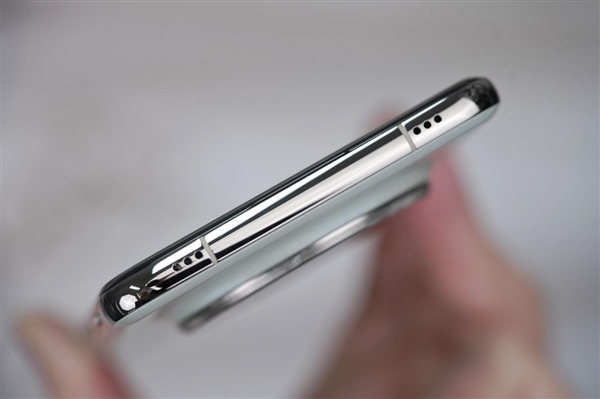 史上最强Mate!华为Mate 70 Pro+飞天青图赏