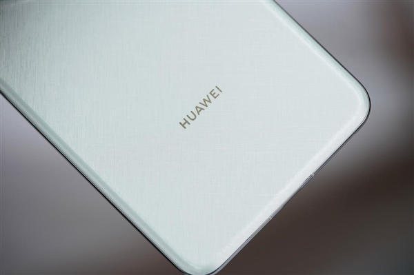 史上最强Mate!华为Mate 70 Pro+飞天青图赏