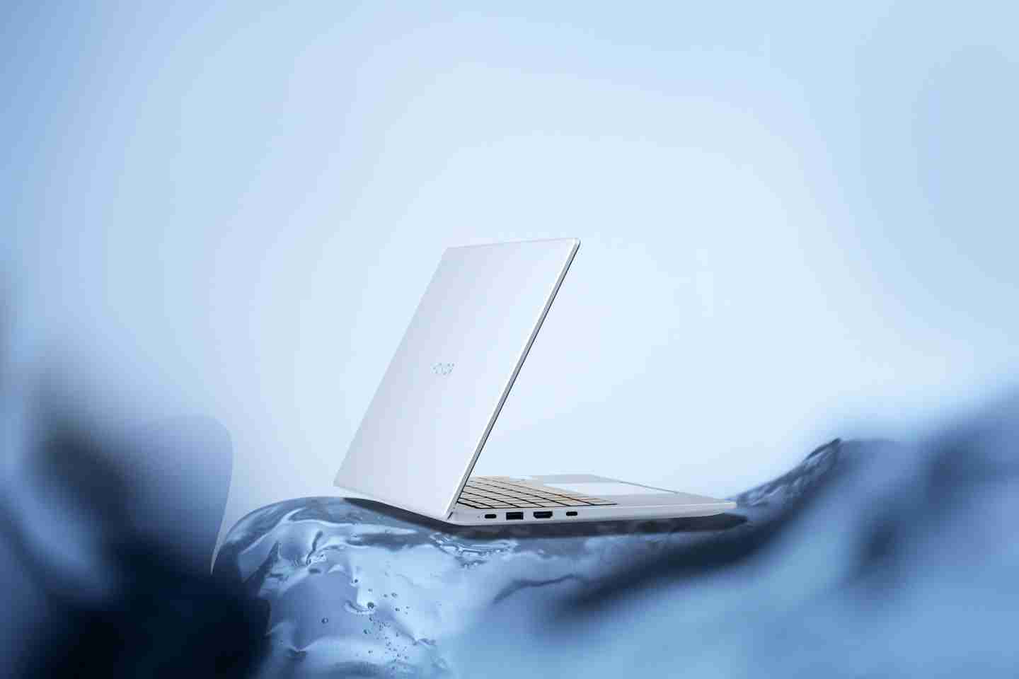 荣耀笔记本 X Plus 全新配色“浅海蓝”外观细节公布,提供 Type-C、HDMI 等接口