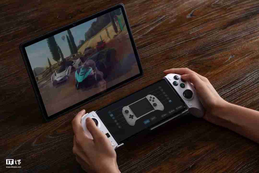 八位堂首款手游拉伸手柄发布:霍尔摇杆扳机、蓝牙连接,199 元