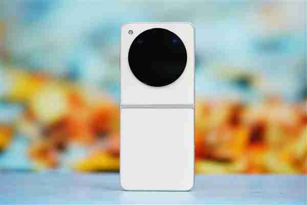 努比亚第二款小折叠参数出炉:圆形外屏变方形 尺寸增大109.8%