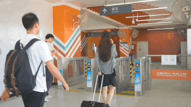 全国首创手机UWB无感支付:星纪魅族与深圳通合作,云巴一号线过闸门不用掏手机