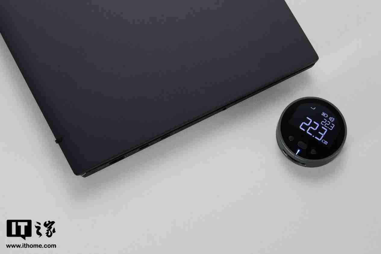 【IT之家开箱】微星尊爵 13 AI+ Evo 2024 图赏:990g 极致轻薄本