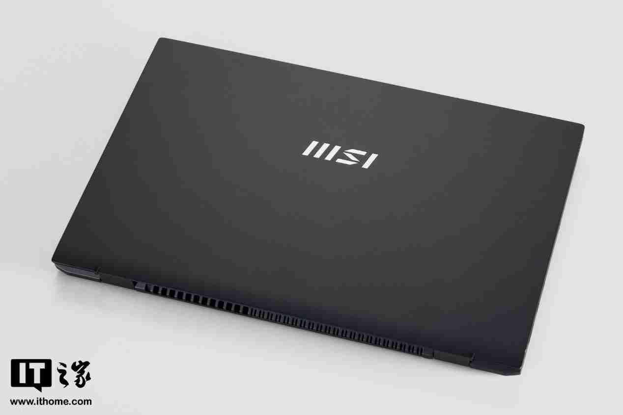 【IT之家开箱】微星尊爵 13 AI+ Evo 2024 图赏:990g 极致轻薄本