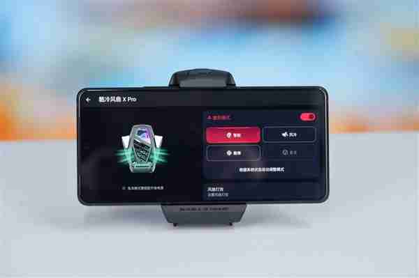 行业首发185Hz高刷新率!ROG游戏手机9 Pro图赏