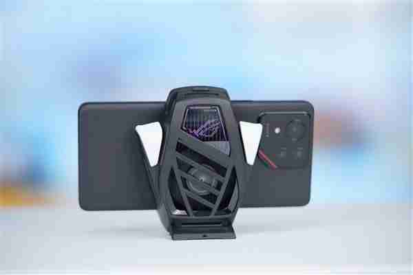 行业首发185Hz高刷新率!ROG游戏手机9 Pro图赏