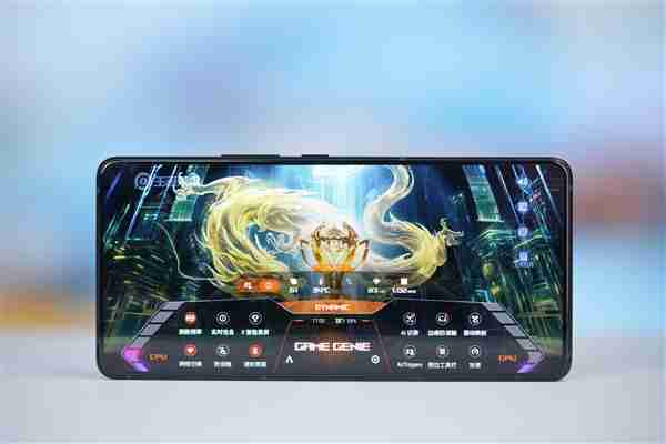 行业首发185Hz高刷新率!ROG游戏手机9 Pro图赏
