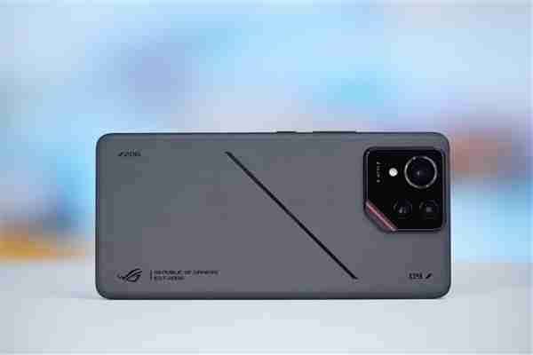 行业首发185Hz高刷新率!ROG游戏手机9 Pro图赏