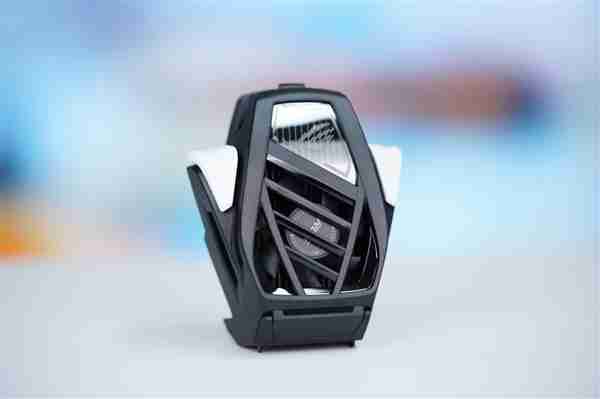 行业首发185Hz高刷新率!ROG游戏手机9 Pro图赏