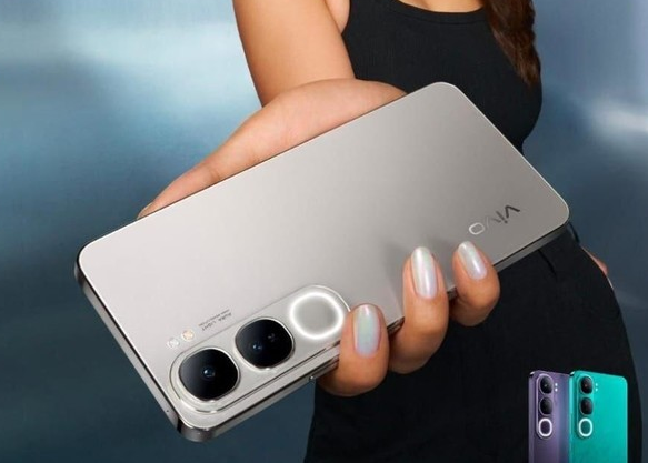 vivo Y300 5G新机海报公布:镜头设计很特别