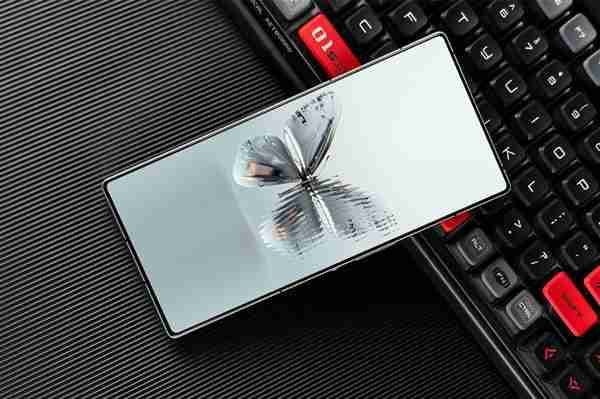 真全面屏迈入1.5K时代!红魔10 Pro系列正式发布:售价4999元起