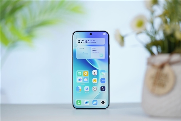 vivo X300好运红新年专属配色开售:全系国补!到手价3899元起