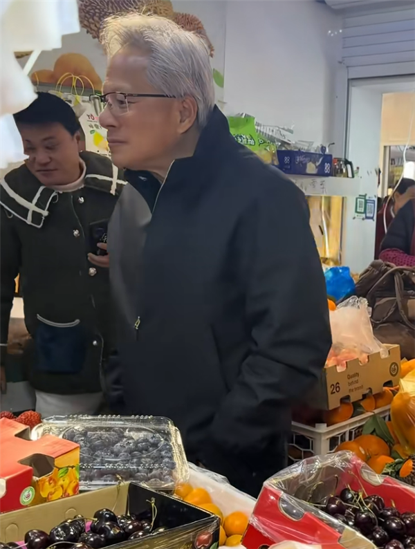 黄仁勋现身上海北京:一路吃、喝、逛、买