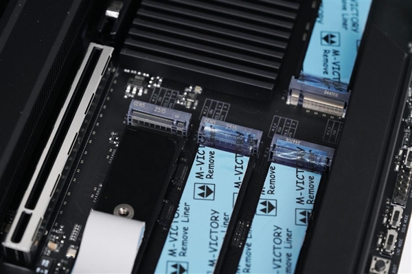 刷新超频记录!七彩虹iGame X870E Vulcan OC V14图赏