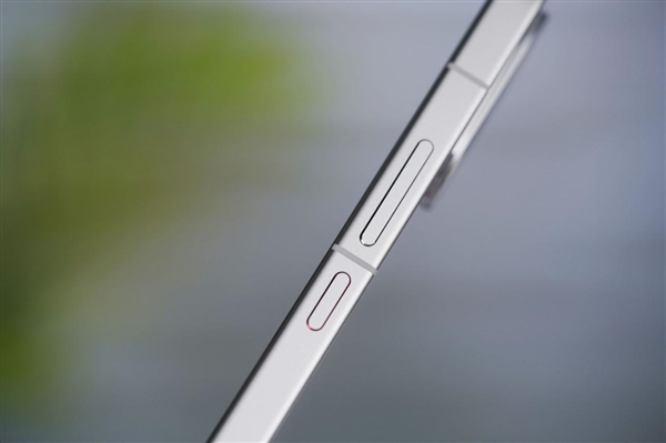 9000mAh小米史上最大电池！REDMI Turbo 5 Max图赏