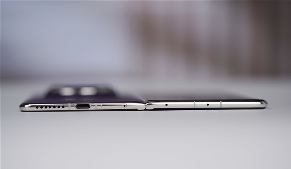 双折叠巅峰之作！华为Mate X7典藏版图赏