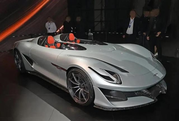 方程豹首款轿车谍照曝光！硬汉走起了优雅运动风？