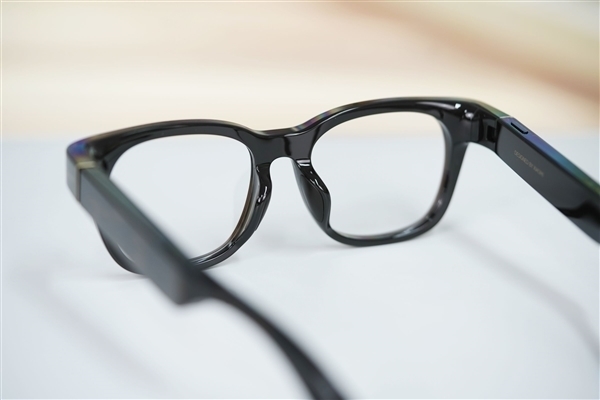 李开复：AI领域里手机是绝对错误的设备